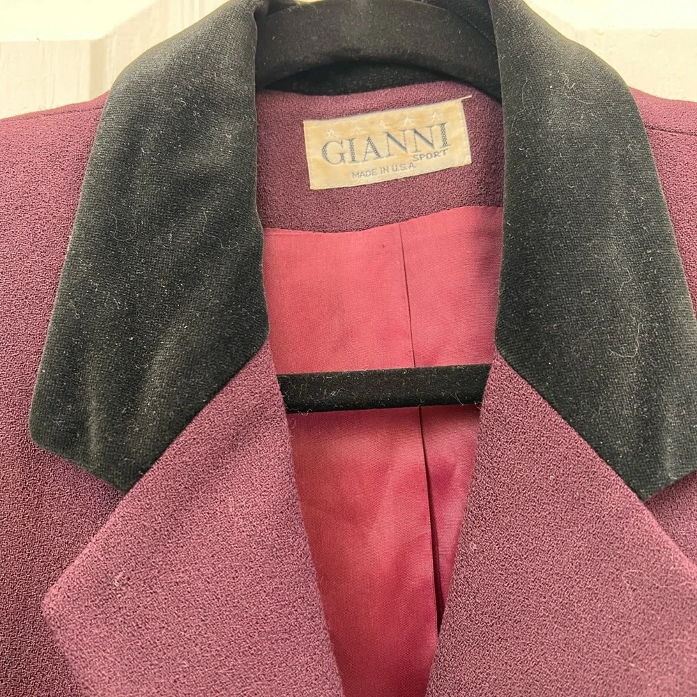 Vintage Gianni Sport Wool Blazer with Black Velvet Accents  (Size 10) Burgundy - Picture 8 of 9